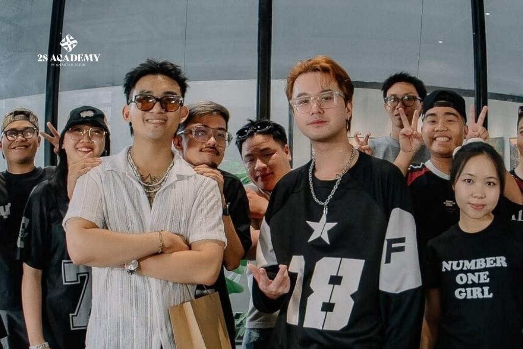 con-dai-hoc-dj-o-trung-tam-gia-bao-nhieu