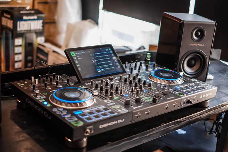 kien-thuc-dj-ve-mixer-controller