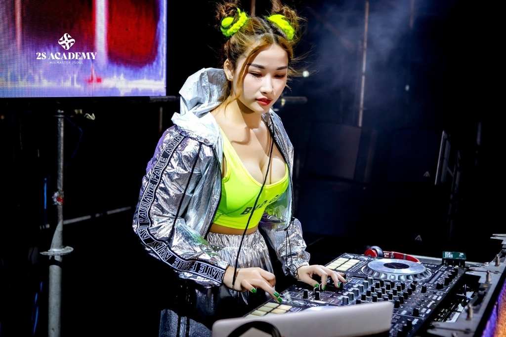 ly-do-con-gai-hoc-dj-co-nhieu-hien-nay
