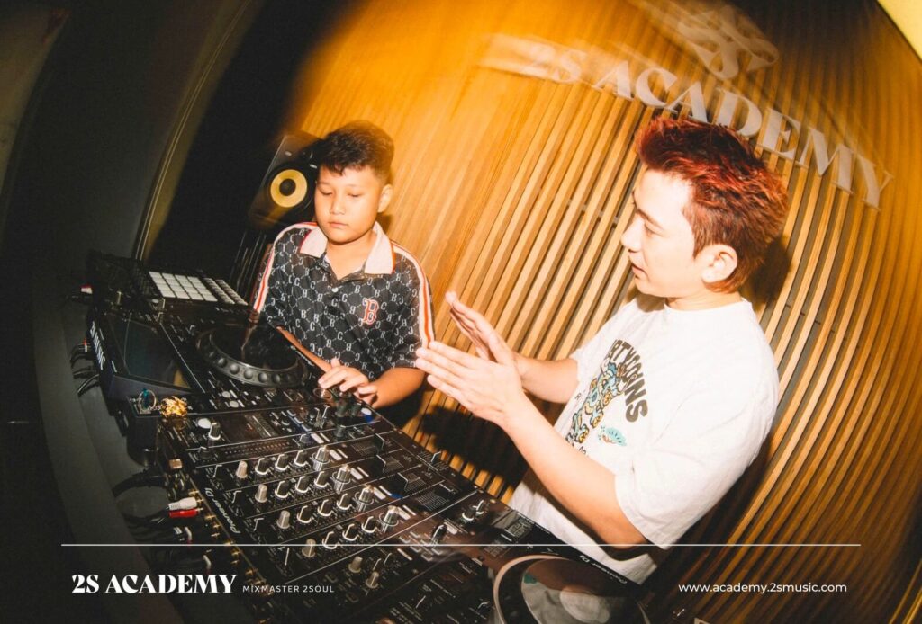nen-hoc-dj-o-dau-uy-tin