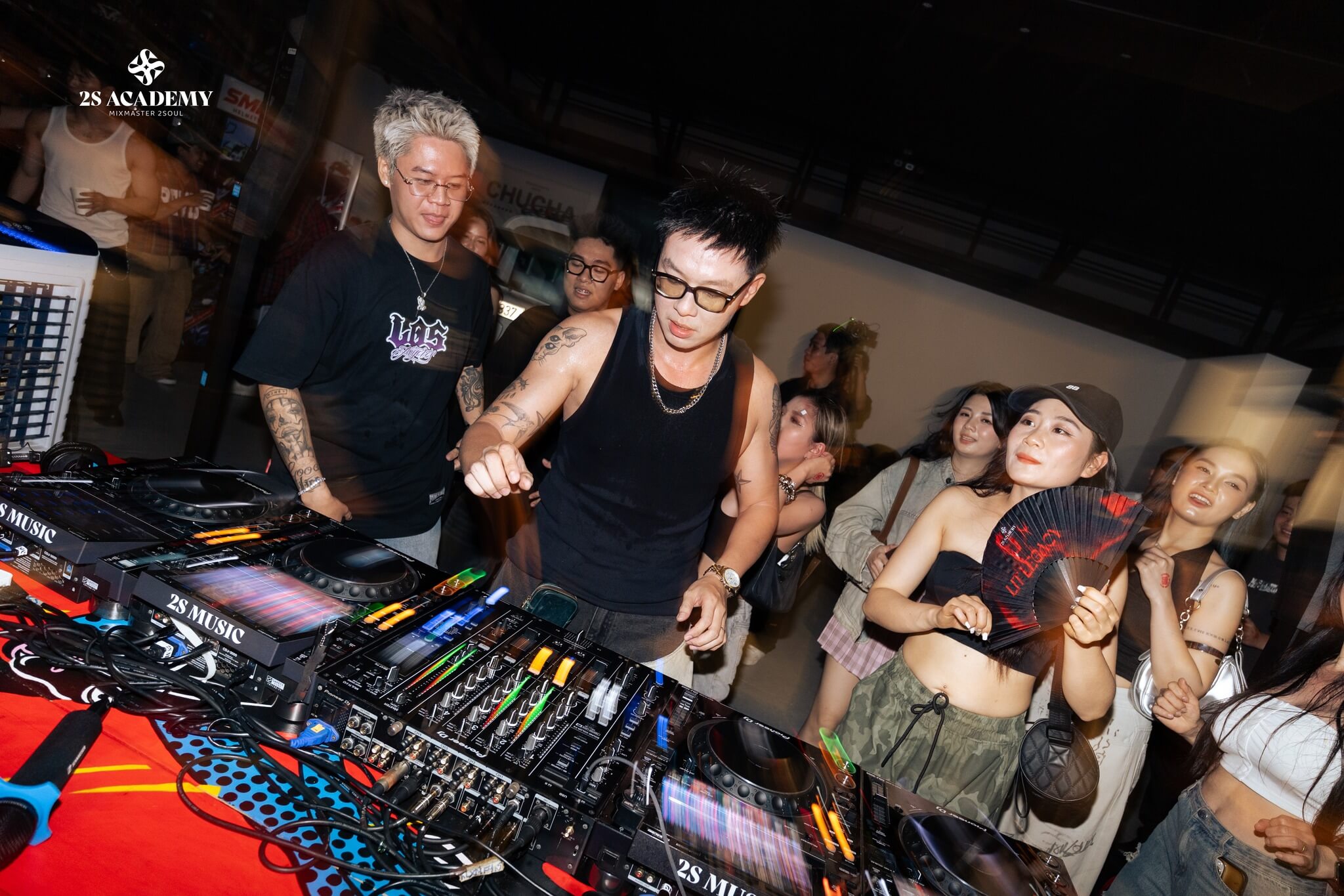 chi-phi-hoc-dj-cho-nguoi-bat-dau