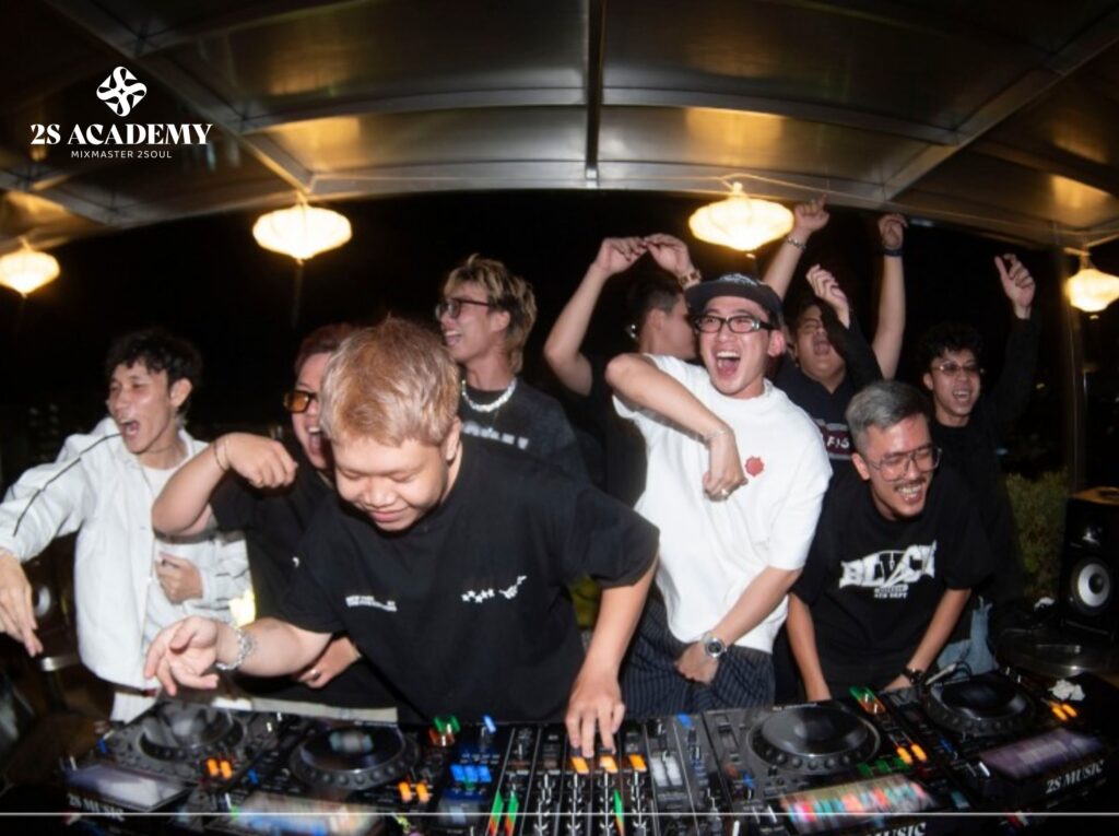 cong-dong-hoc-dj-tai-2s-academy