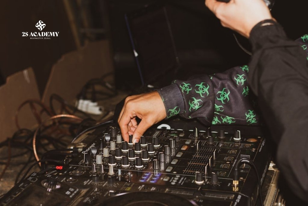danh-gia-trung-tam-day-dj-nao-uy-tin