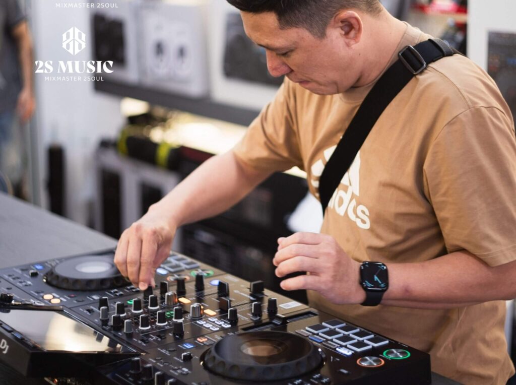 driver-ban-dj-pioneer-la-gi