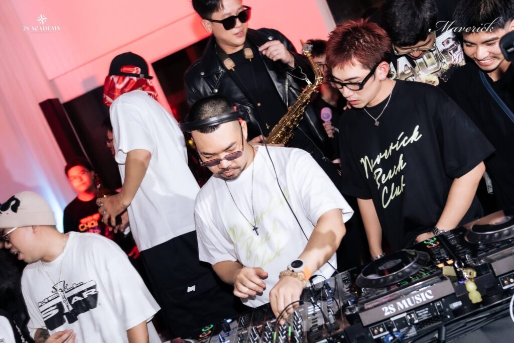 gia-khoa-hoc-dj-bao-nhieu