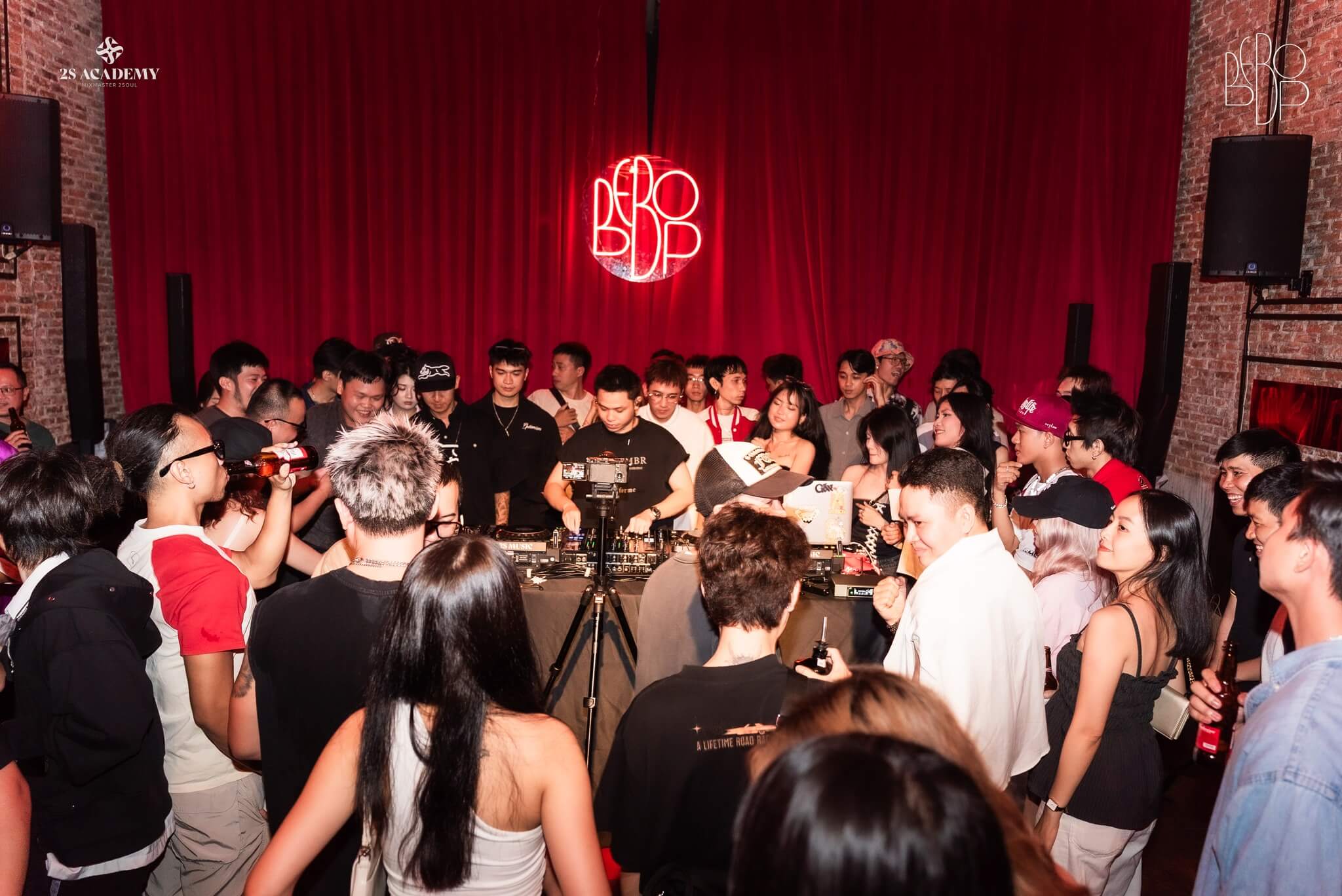 hoc-dj-bao-nhieu-tien-tai-tphcm