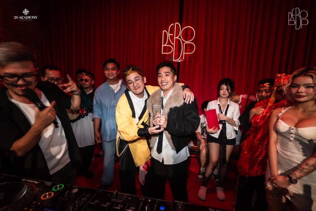 khoa-hoc-dj-gia-bao-nhieu-moi-nhat-2025