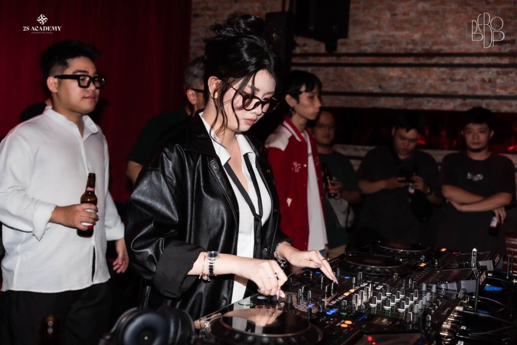 khoa-hoc-dj-gia-bao-nhieu-tai-2s-academy