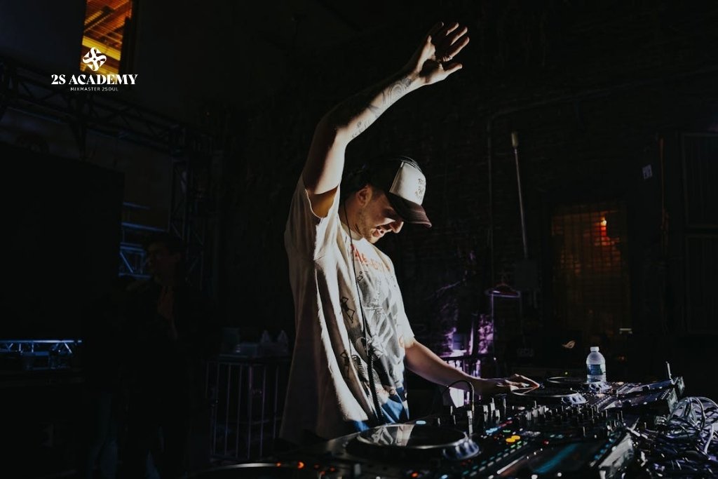 kinh-nghiem-hoc-dj-online
