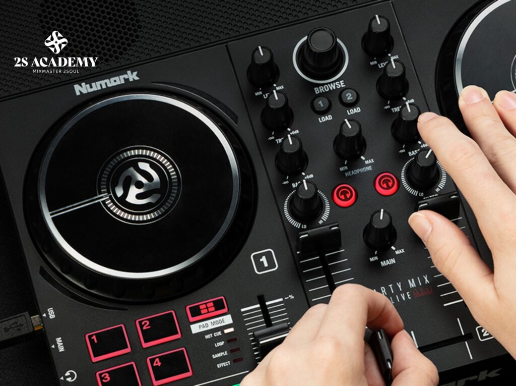 lua-chon-dj-controller-cho-beginners-dung-nhu-cau