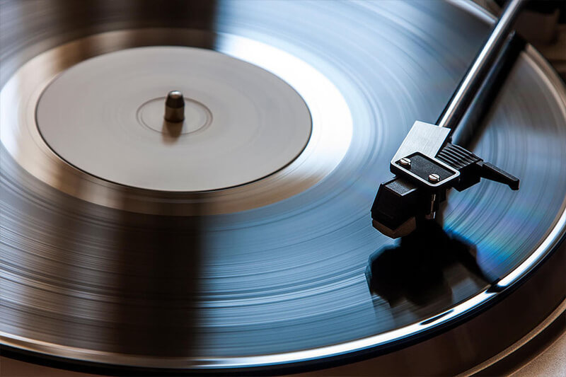 mua-dia-vinyl-o-dau-chinh-hang