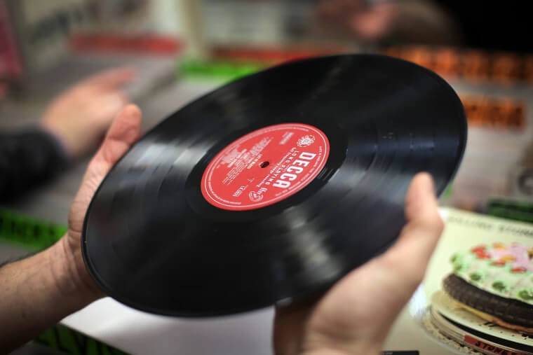 mua-dia-vinyl-o-dau-tot