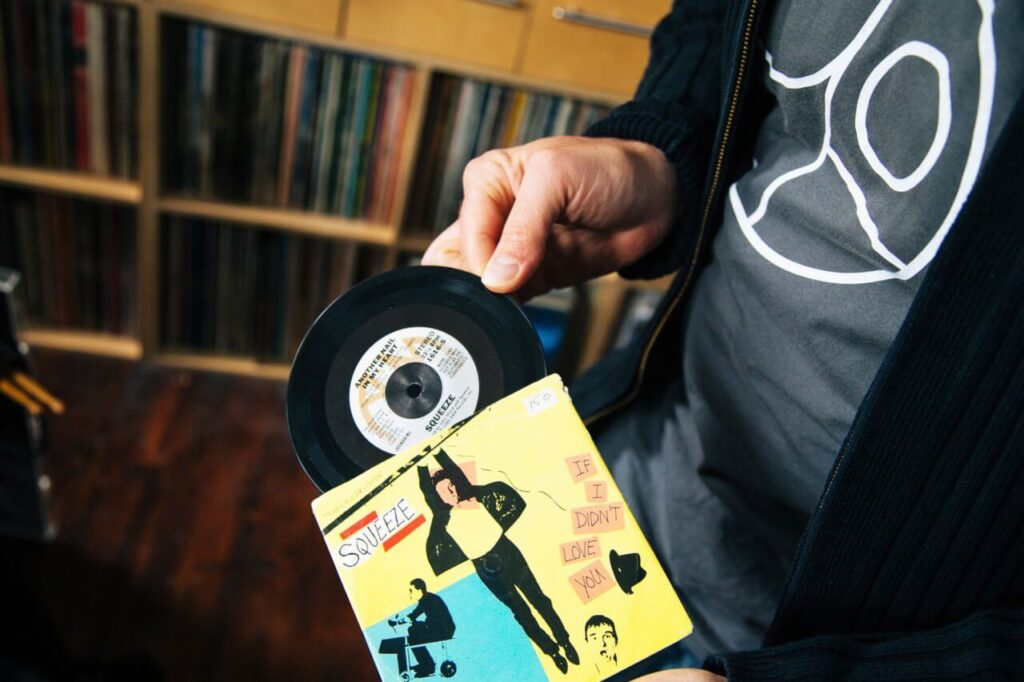 mua-dia-vinyl-o-dau-tphcm