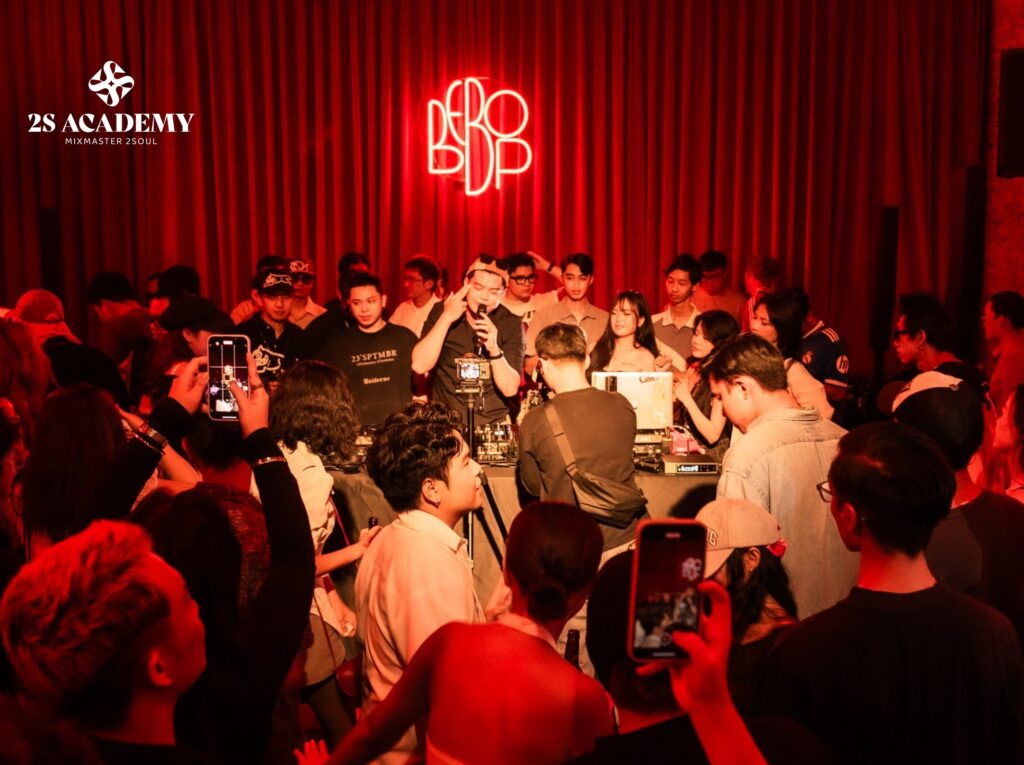 nang-cap-ban-than-voi-cong-dong-hoc-dj