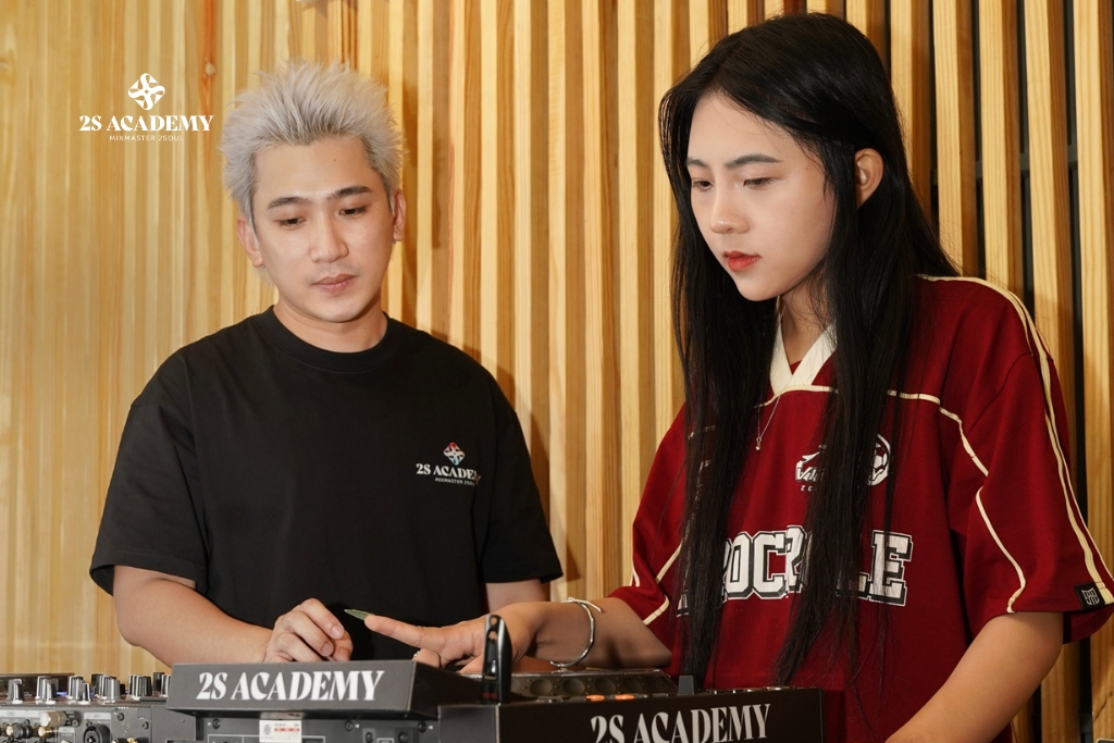 review-khoa-hoc-dj-tai-2s-academy-co-tot-khong