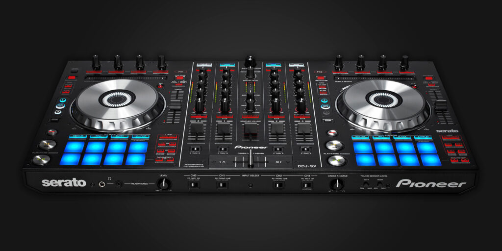 Pioneer-DJ-controller-Serato