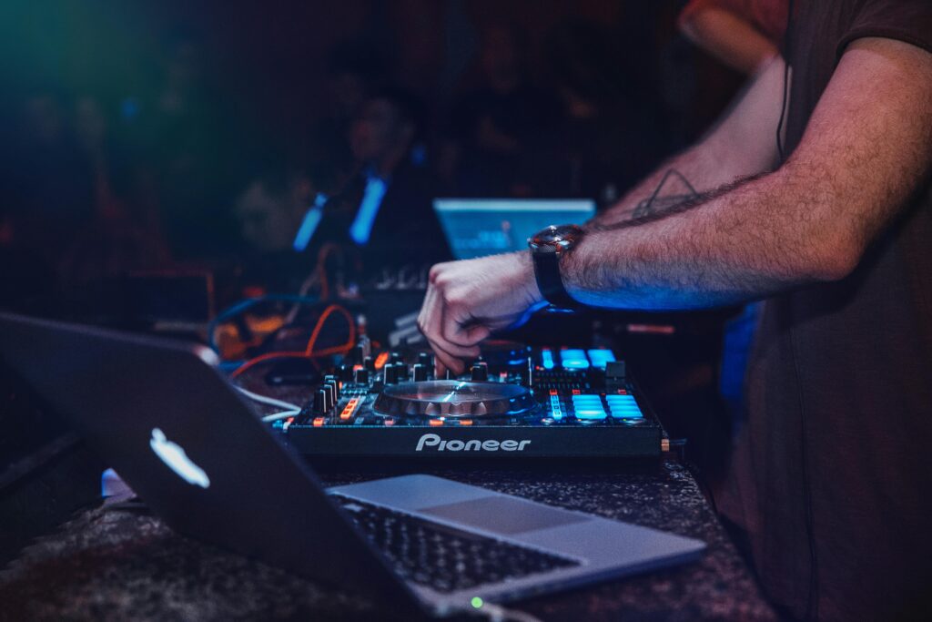 Pioneer-DJ-controller-tphcm