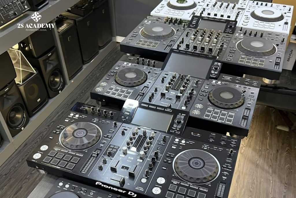 ban-dj-cu-uy-tin-mua-o-dau