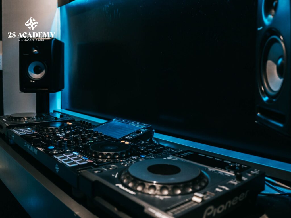 danh-sach-bo-dj-gom-nhung-gi