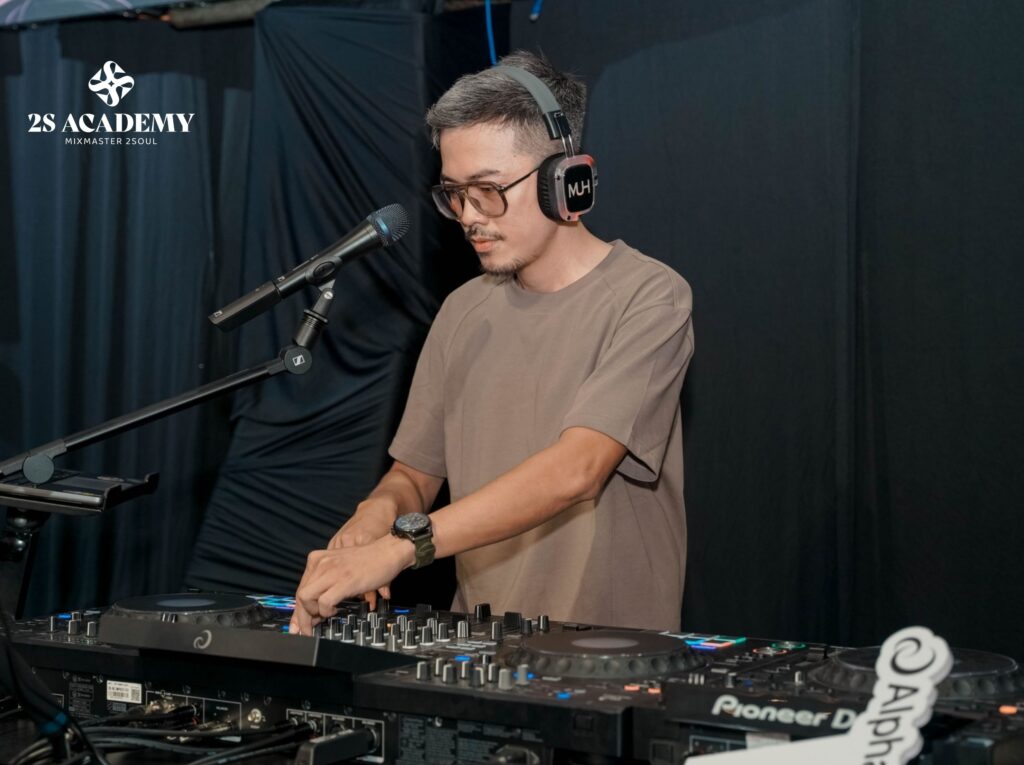 day-dj-chuyen-nghiep-hcm