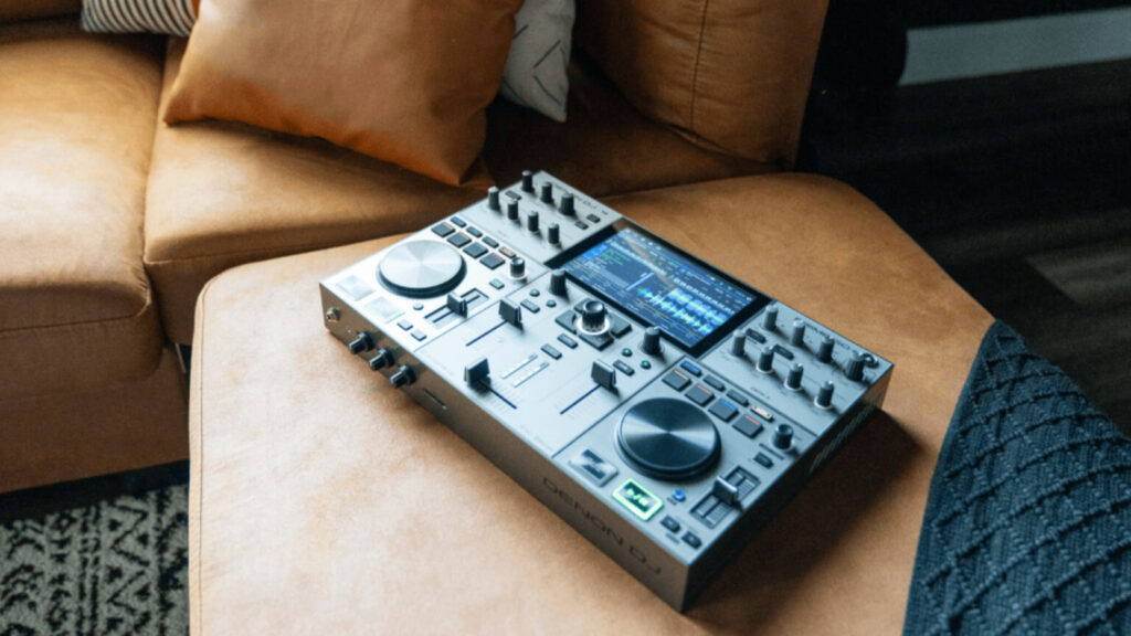 hoc-dj-can-gi-bao-nhieu-tien