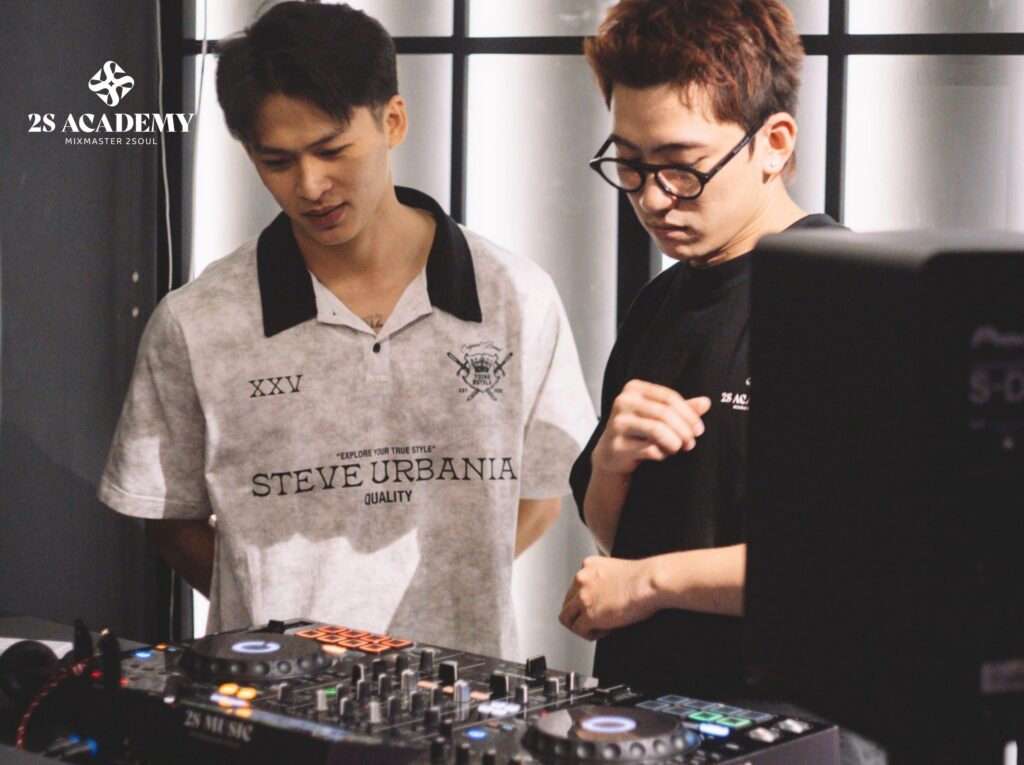 hoc-dj-hcm-o-dau