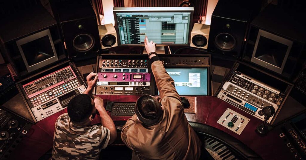 hoc-dj-vs-producer-o-dau
