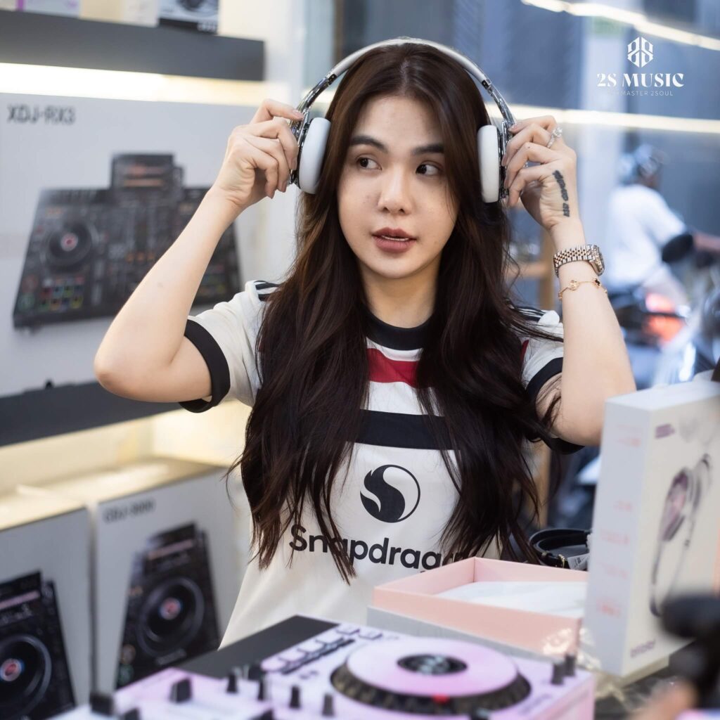 mua-thiet-bi-am-thanh-chuyen-nghiep-choi-dj-o-dau