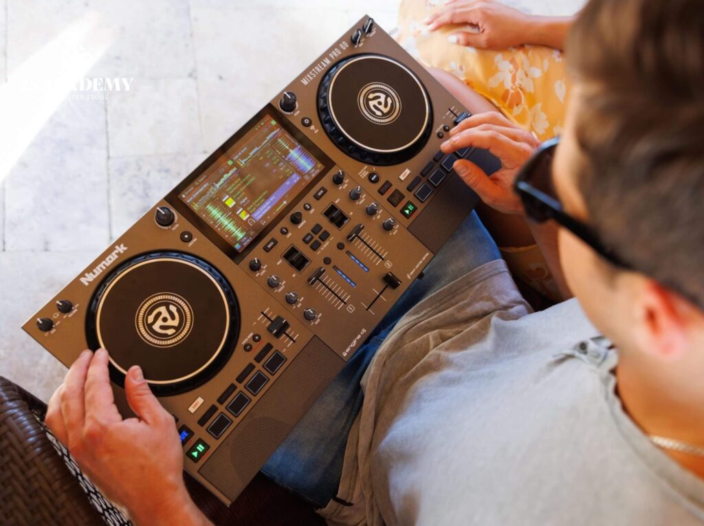 tu-hoc-dj-tai-nha-chi-tiet